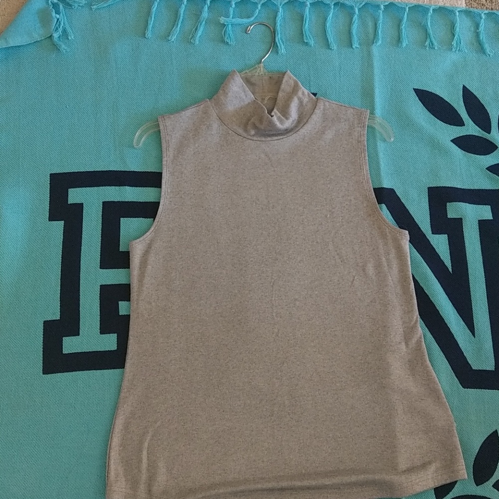 Ladies sleeveless top